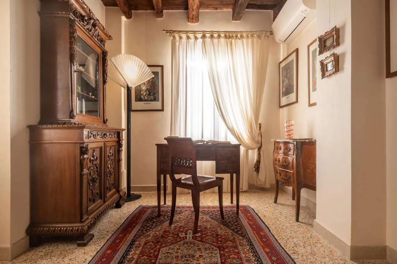 Garden Mansion With Private Mooring R&R Apartment Venice