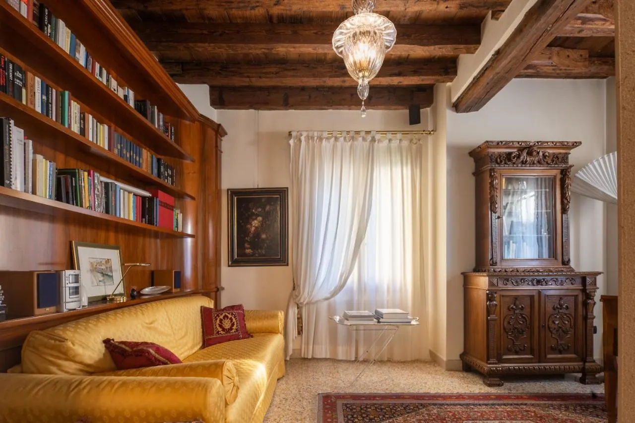 Garden Mansion With Private Mooring R&R Apartment Venice