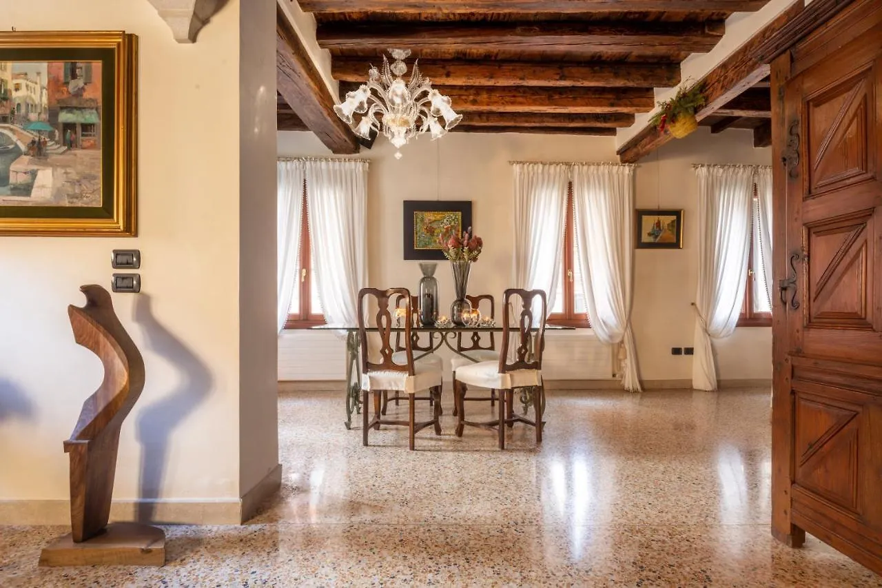 Garden Mansion With Private Mooring R&R Apartment Venice 0*,  Italy